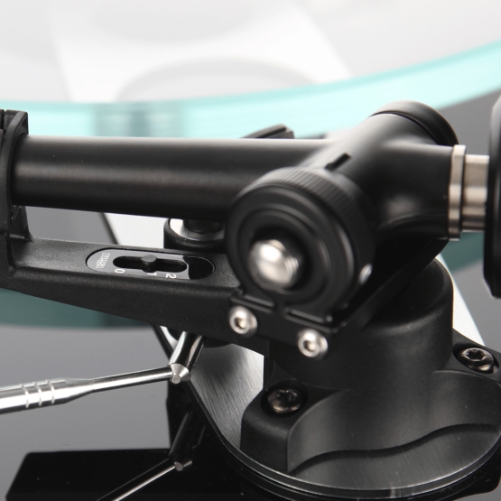 Rega Planar 3 - Schwarz - Verfügbar