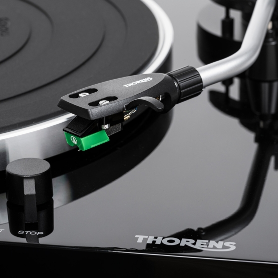 Thorens TD 204, Schwarz Hochglanz