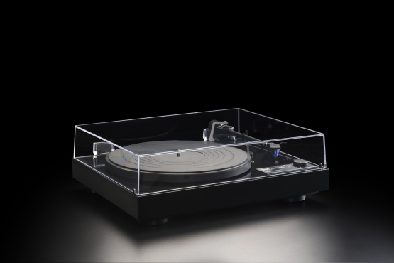 Dual CS 618Q Traditioneller manueller Plattenspieler mit Direktantrieb